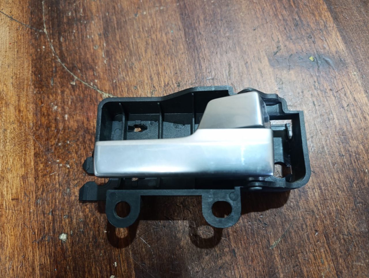 ручка внутренняя задняя правая Ford Focus 2 поколение 2007, 1.6 л., HWDB, бензин, МКПП, седан, 8M51R22600AA, 3M51R22600AA - фото №1