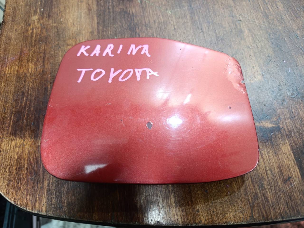 лючок топливного бака Toyota Sprinter E100 AE100 1992, 1.5 л., 5A-FE, бензин, АКПП, седан, правый руль - фото №1