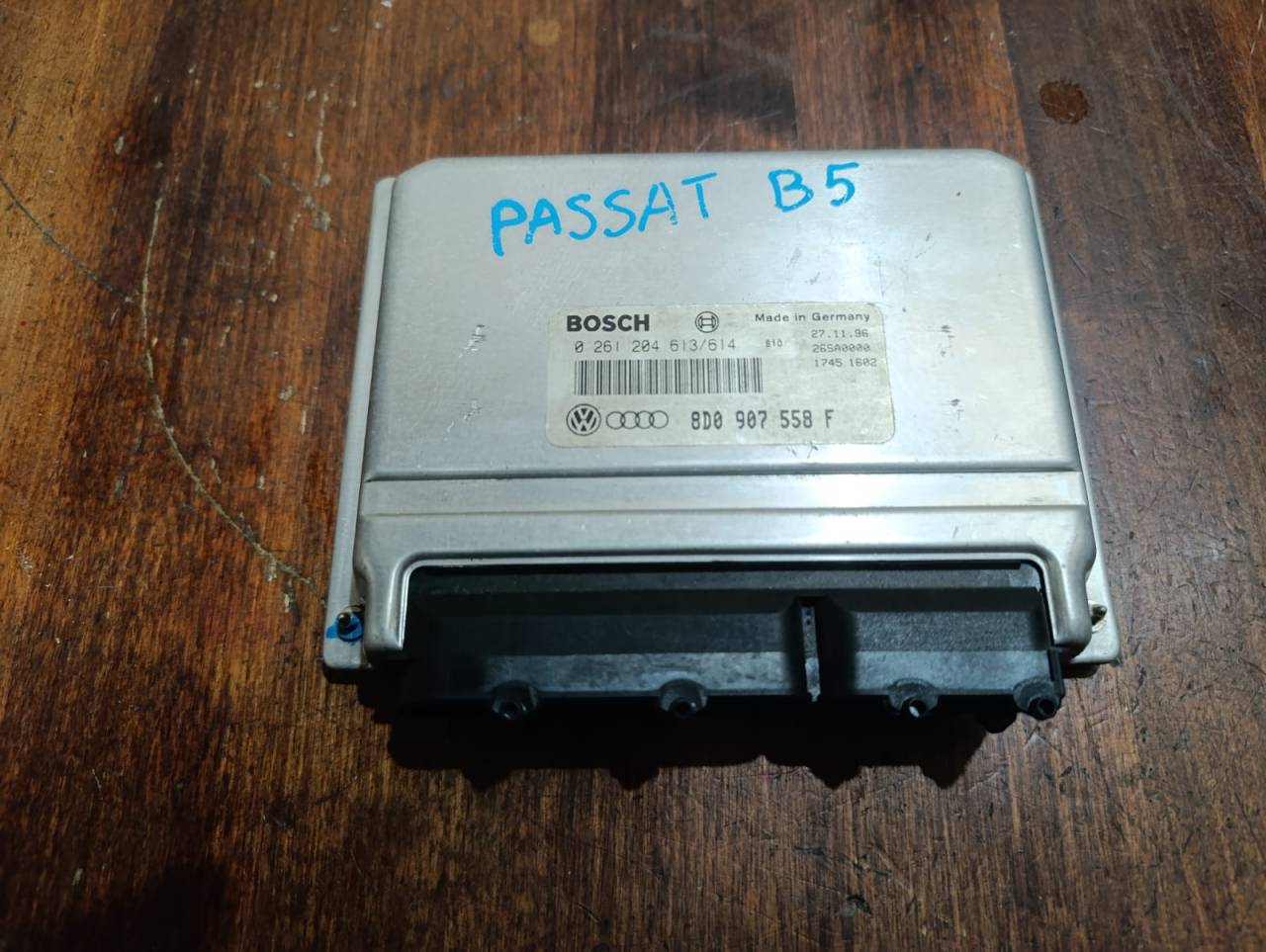 блок управления двигателем Volkswagen Passat B5 1997, 1.8 л., ADR, бензин, МКПП, седан, 8D0907558F - фото №1
