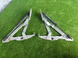 петля крышки багажника Volkswagen Bora 1 поколение 1J2 2002, 2.0 л., APK, бензин, МКПП, седан, 3B5827301A, 3B5827302A