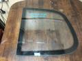 стекло кузовное боковое левое Chevrolet Niva 1 поколение 2008, 1.7 л., бензин, МКПП - фото №3
