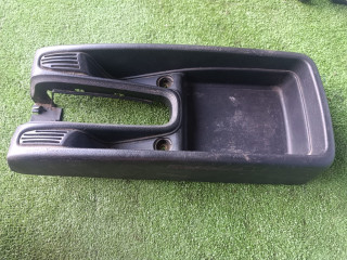 консоль салона Opel Omega B (1994 - 1999), 2.0 л., X 20 XEV, бензин, АКПП, универсал, 90459375
