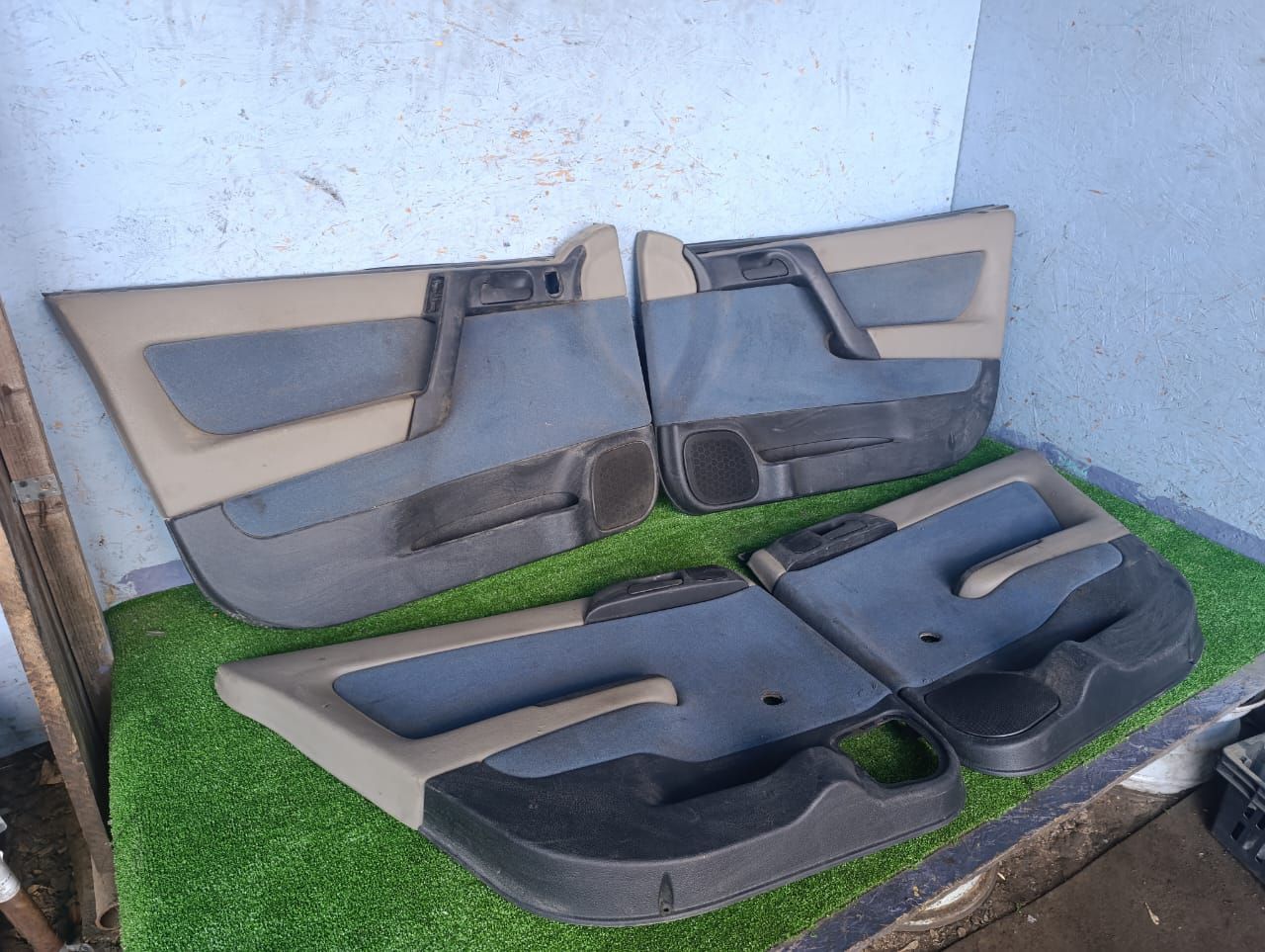 Обшивка двери (комплект) Chevrolet Viva 1 поколение 2005, 1.8 л., Z 18 XE, бензин, МКПП, седан, 090561528, 090561527 - фото №1