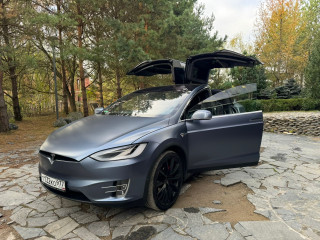 Tesla Model X 1 поколение 2015 - 2019