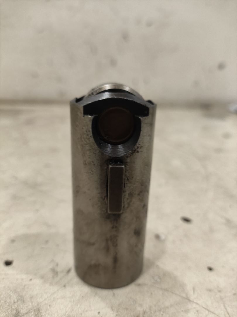 Толкатель клапана Mercedes-Benz Actros 1 поколение (MP1) (1996 - 2003) - фото №1