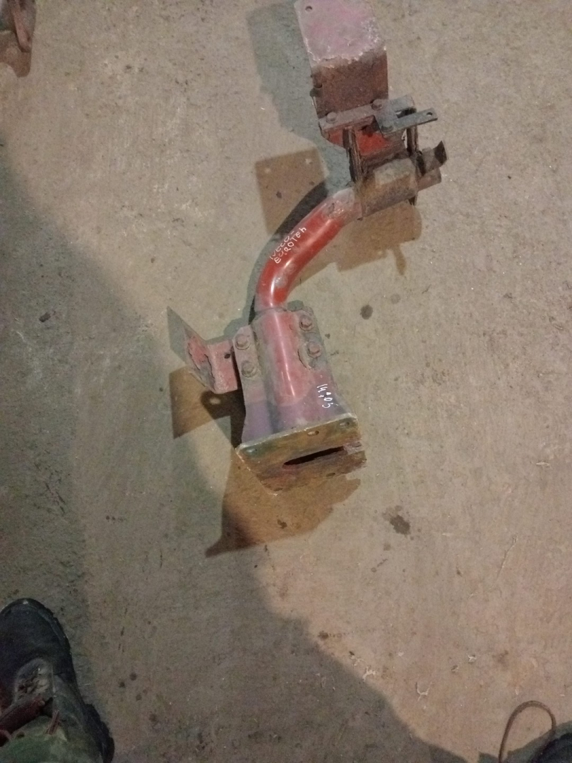 крепление ( кронштейн ) крыла IVECO EuroTech 1 поколение (1991 - 1999) - фото №1