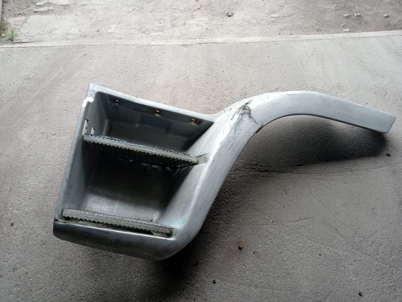 Подножка кабины IVECO EuroCargo 1 поколение (1991 - 2000) - фото №1