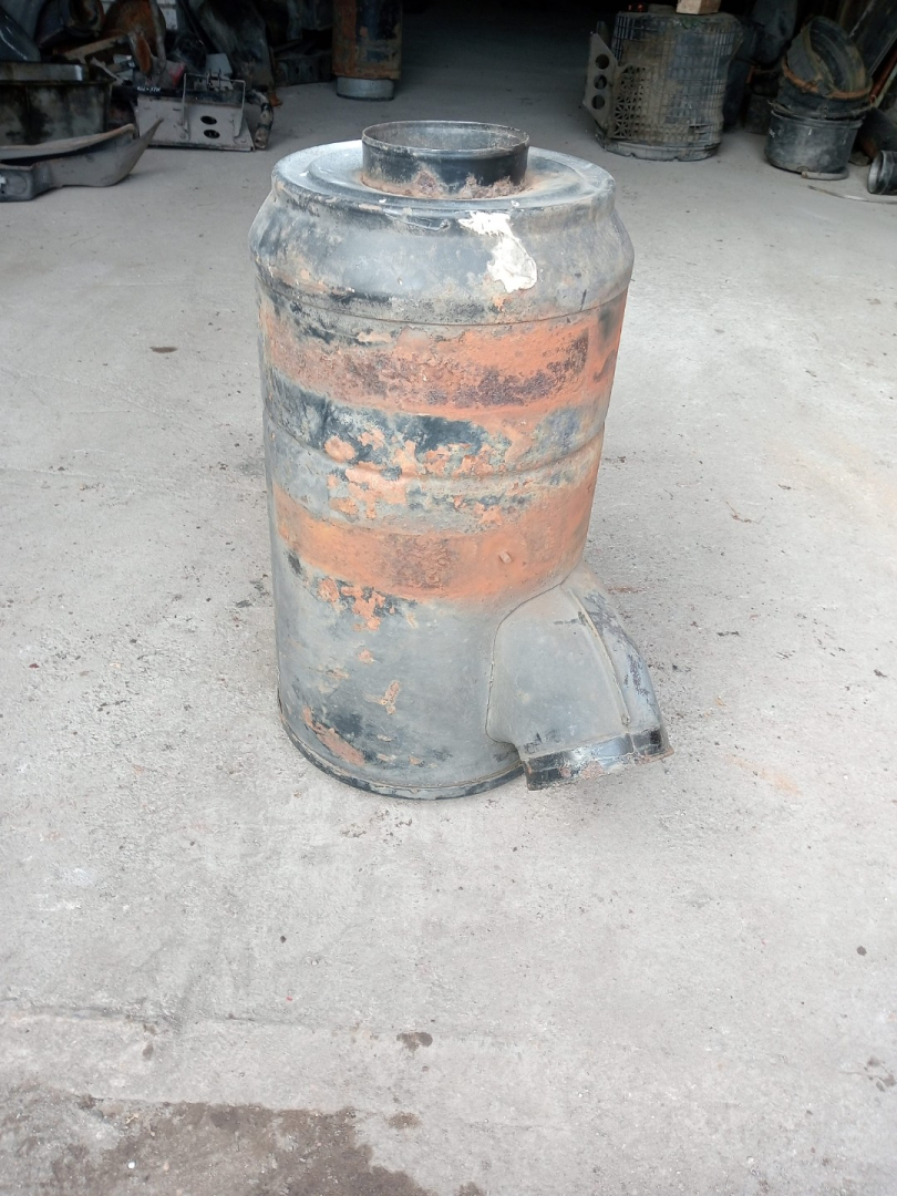 корпус воздушного фильтра Volvo FL 1 поколение (1985 - 2006) - фото №1