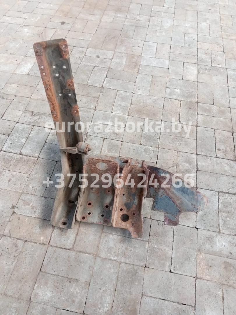 кронштейн (крепление) Mercedes-Benz - фото №1