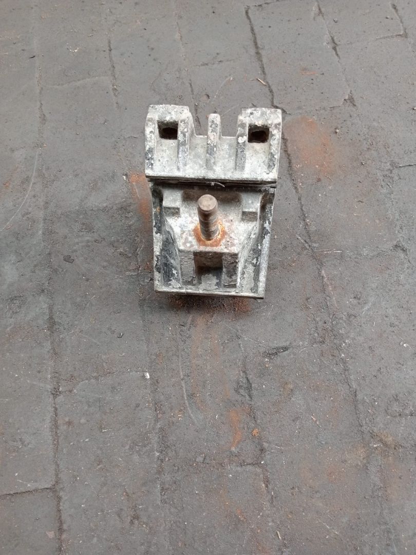 подушка крепления двигателя MAN TGA 1 поколение (2000 - 2008), 81962100562 - фото №1