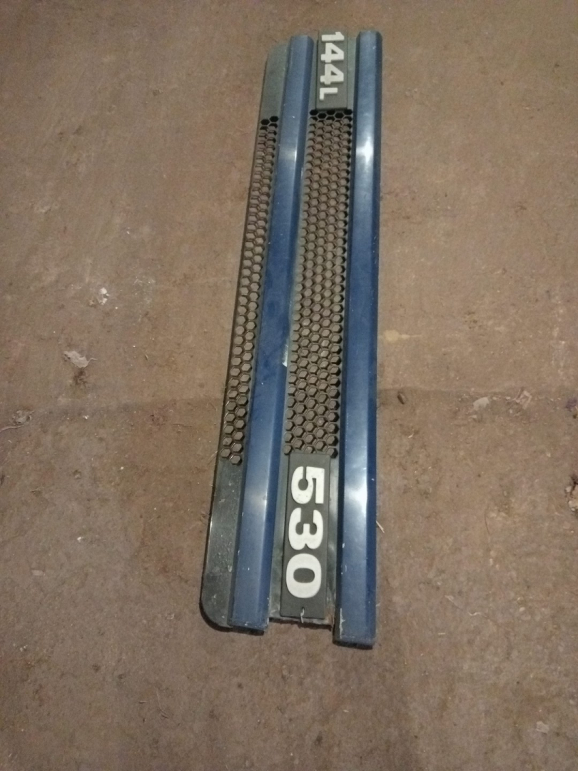 решетка капота Scania 144 1 поколение (1995 - 2004) - фото №1