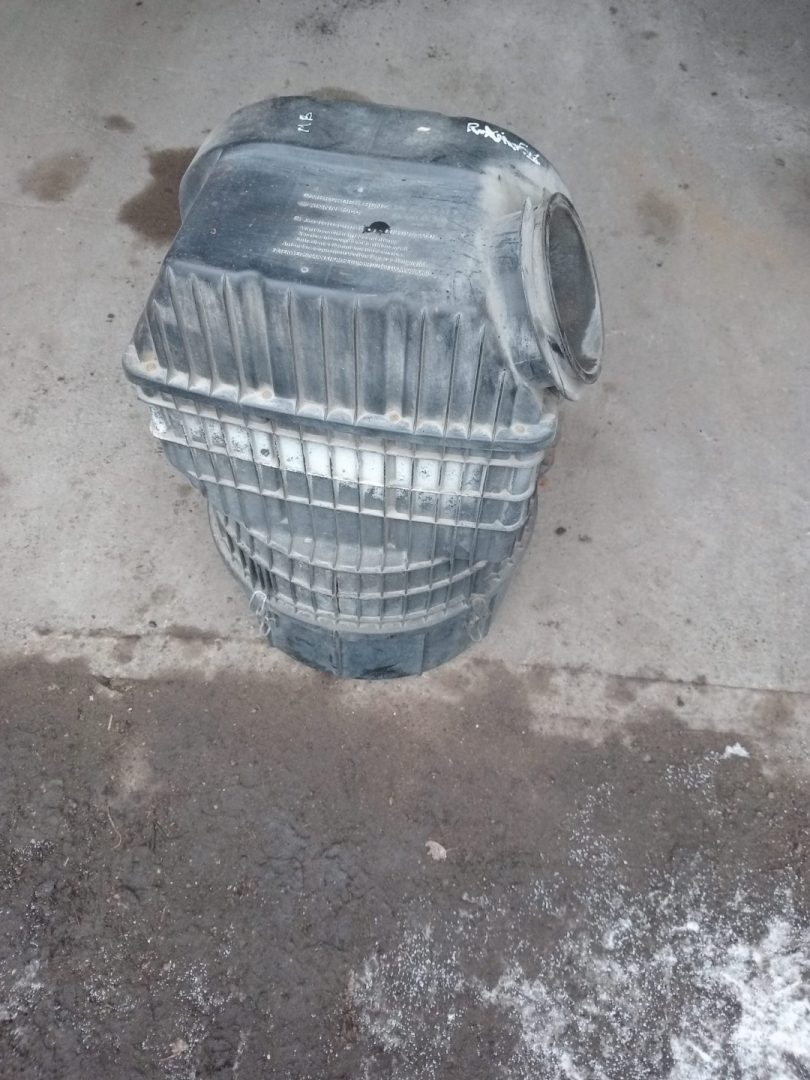 корпус воздушного фильтра Mercedes-Benz - фото №1