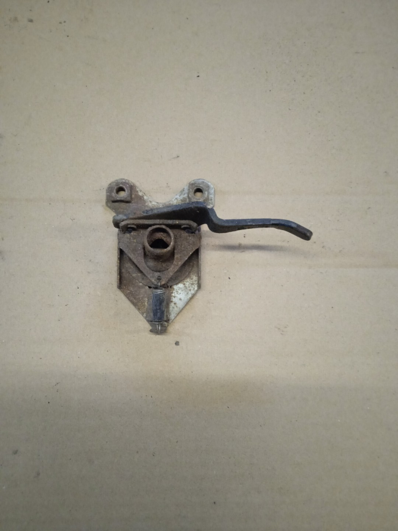 замок капота Volvo FH 1 поколение (1993 - 1998) - фото №1