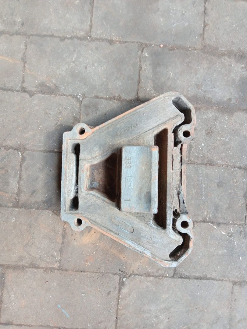 подушка крепления двигателя IVECO - фото №1