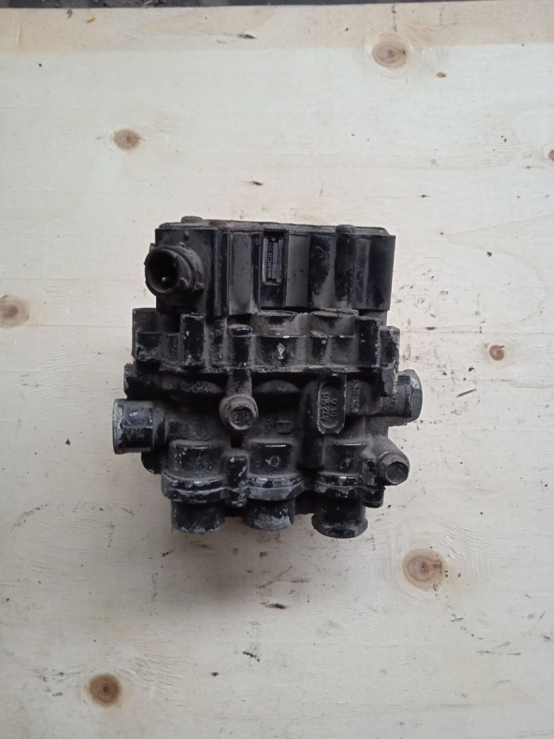 кран уровня подвески MAN TGA 1 поколение (2000 - 2008), 4729000570 - фото №1