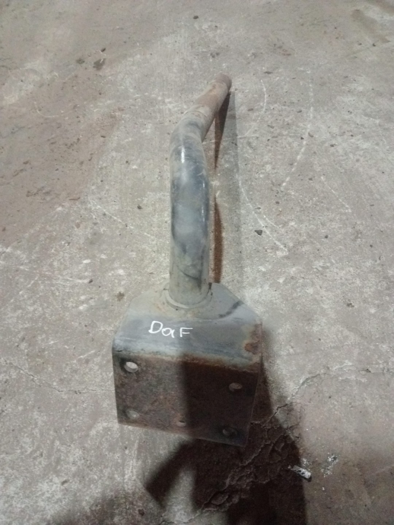 крепление ( кронштейн ) крыла DAF XF 95 1 поколение (2002 - 2006) - фото №1