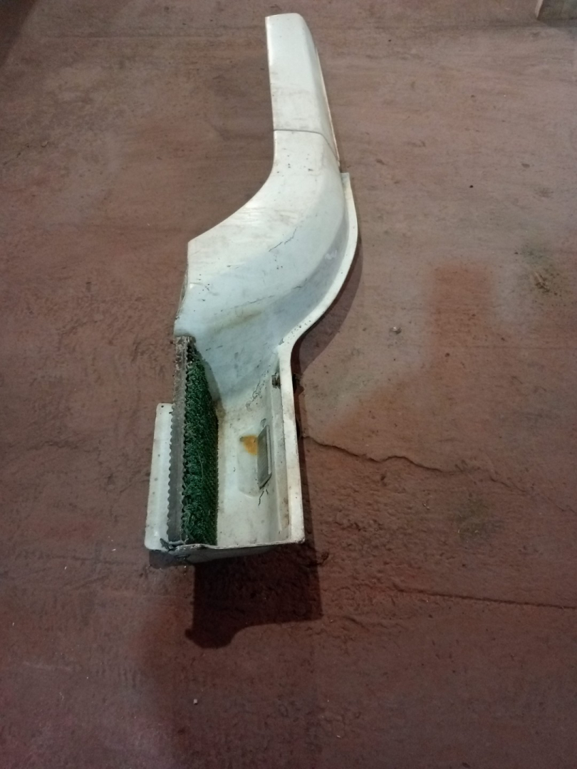 Подножка кабины IVECO EuroTech 1 поколение (1991 - 1999), хетчбэк 3 дв. - фото №1