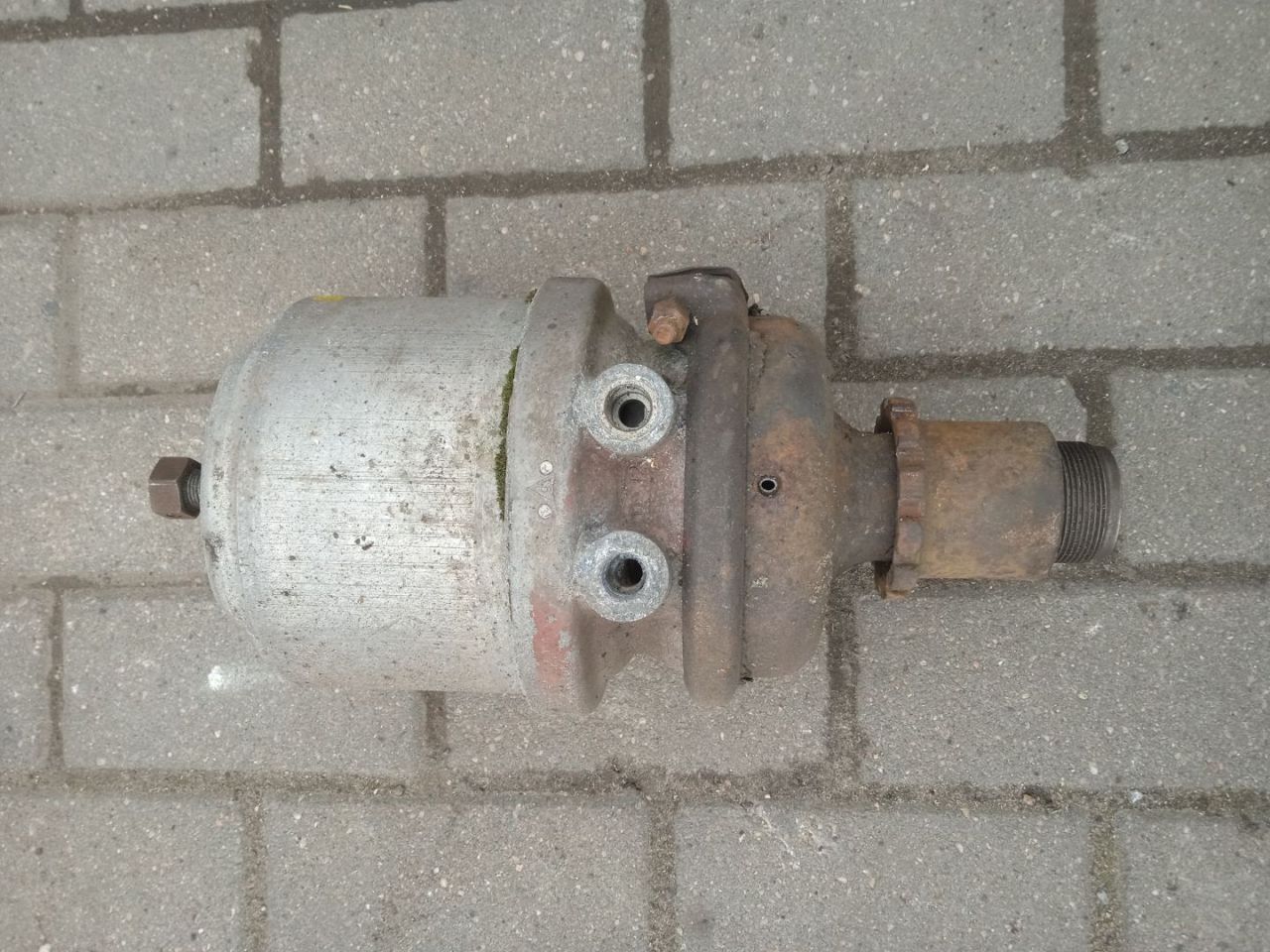 энергоаккумулятор IVECO EuroCargo 1 поколение (1991 - 2000) - фото №1