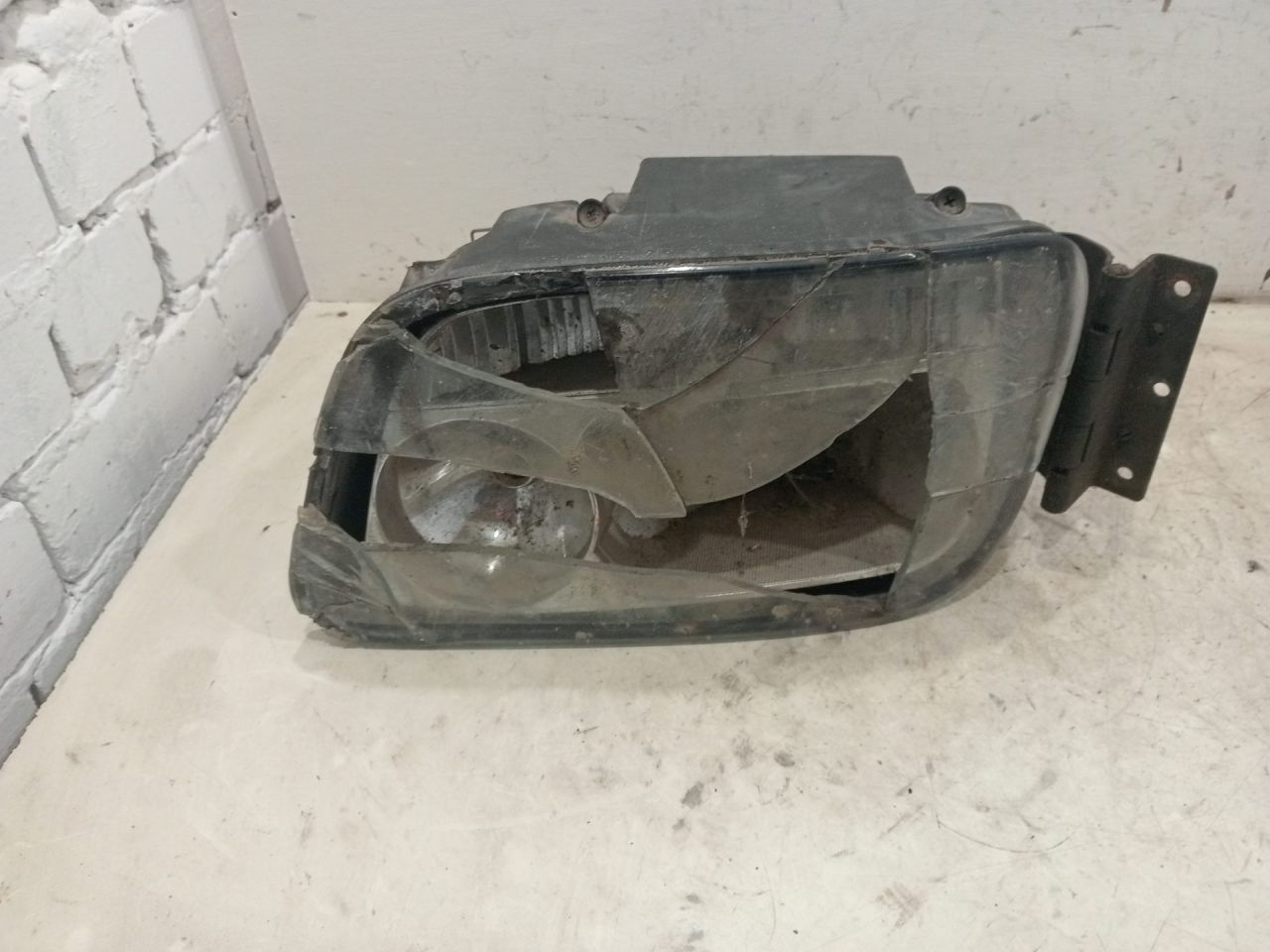 фара левая Mercedes-Benz Actros 2 поколение (MP2) (2003 - 2008) - фото №1