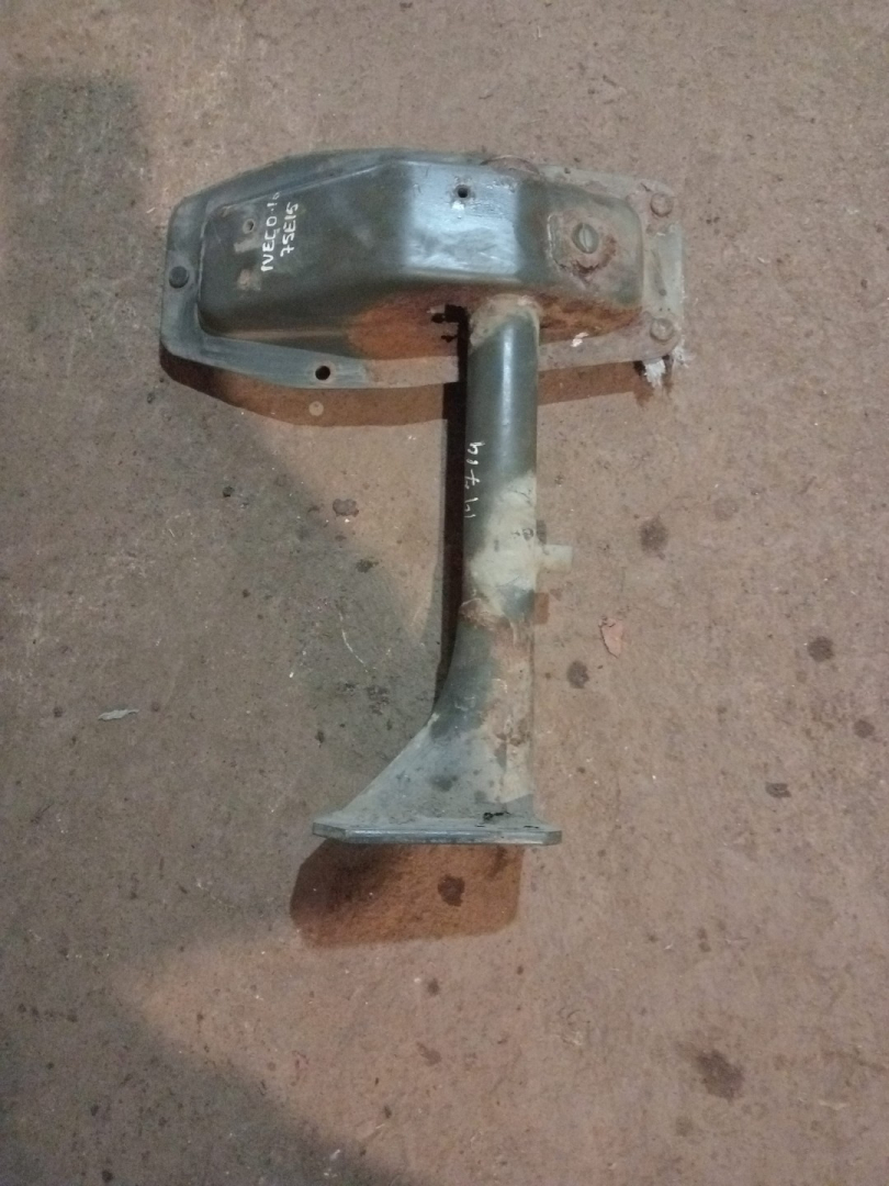 крепление ( кронштейн ) крыла IVECO EuroCargo 1 поколение (1991 - 2000) - фото №1