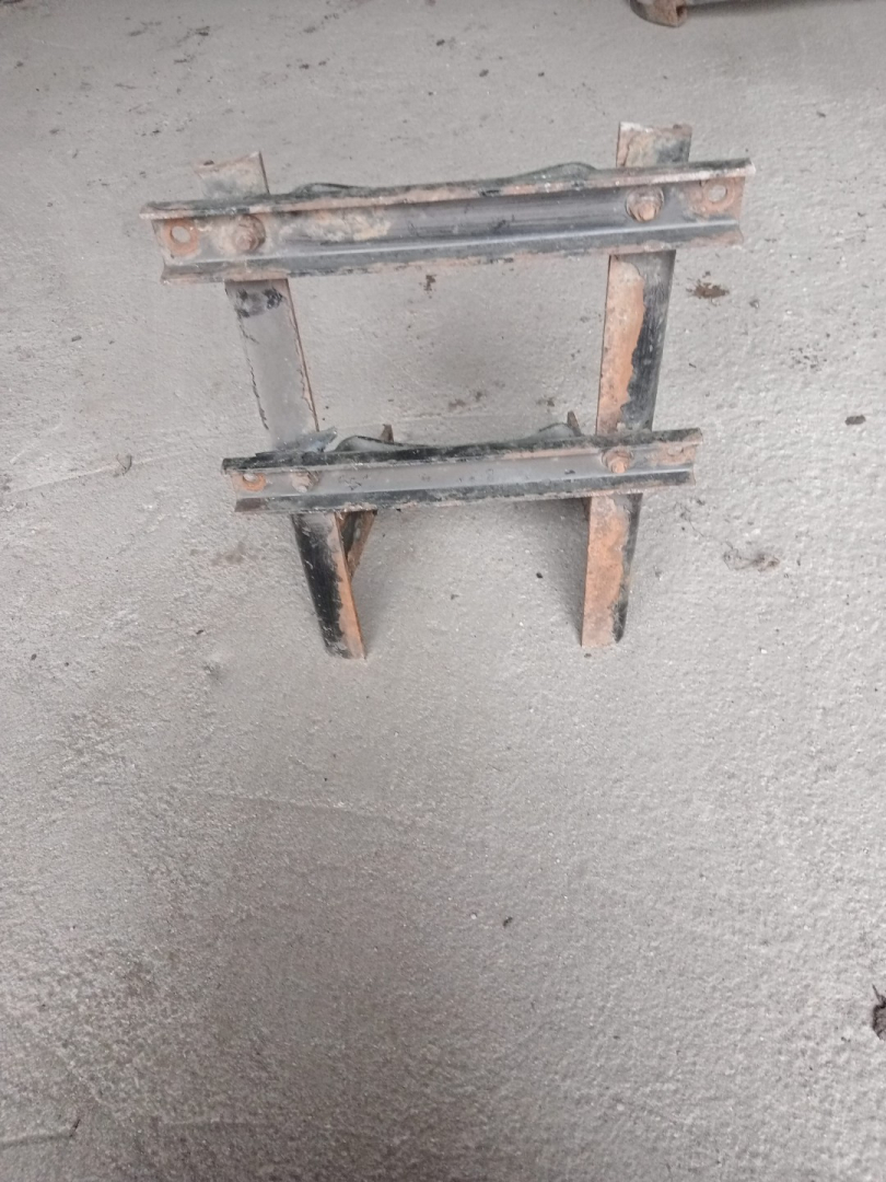 кронштейн глушителя DAF 85 1 поколение (1992 - 1998) - фото №1