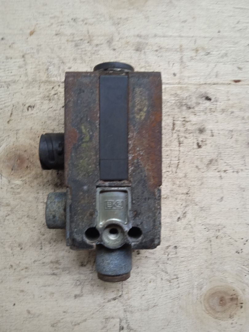 электромагнитный клапан Mercedes-Benz, 5392900070, A0049975536 - фото №1