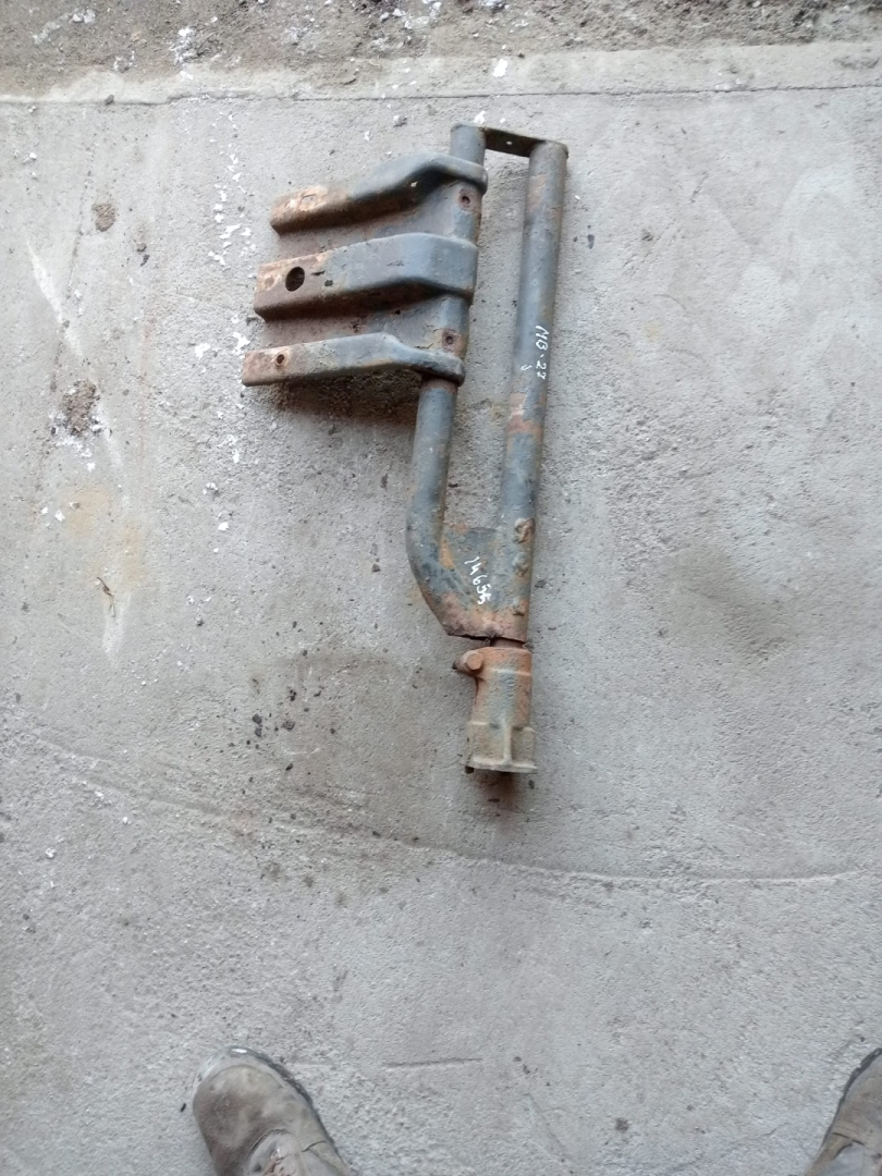 крепление ( кронштейн ) крыла Mercedes-Benz - фото №1