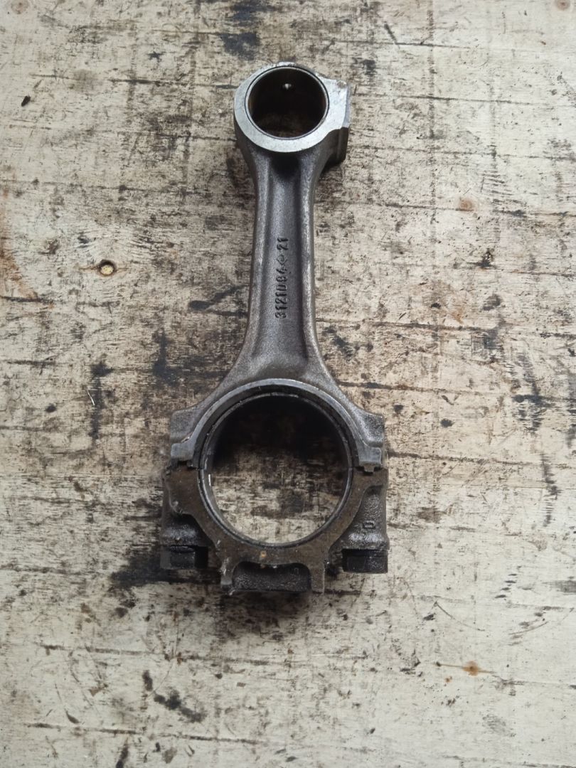 шатун MAN L2000 1 поколение (1994 - 2001), 3121D9421 - фото №1