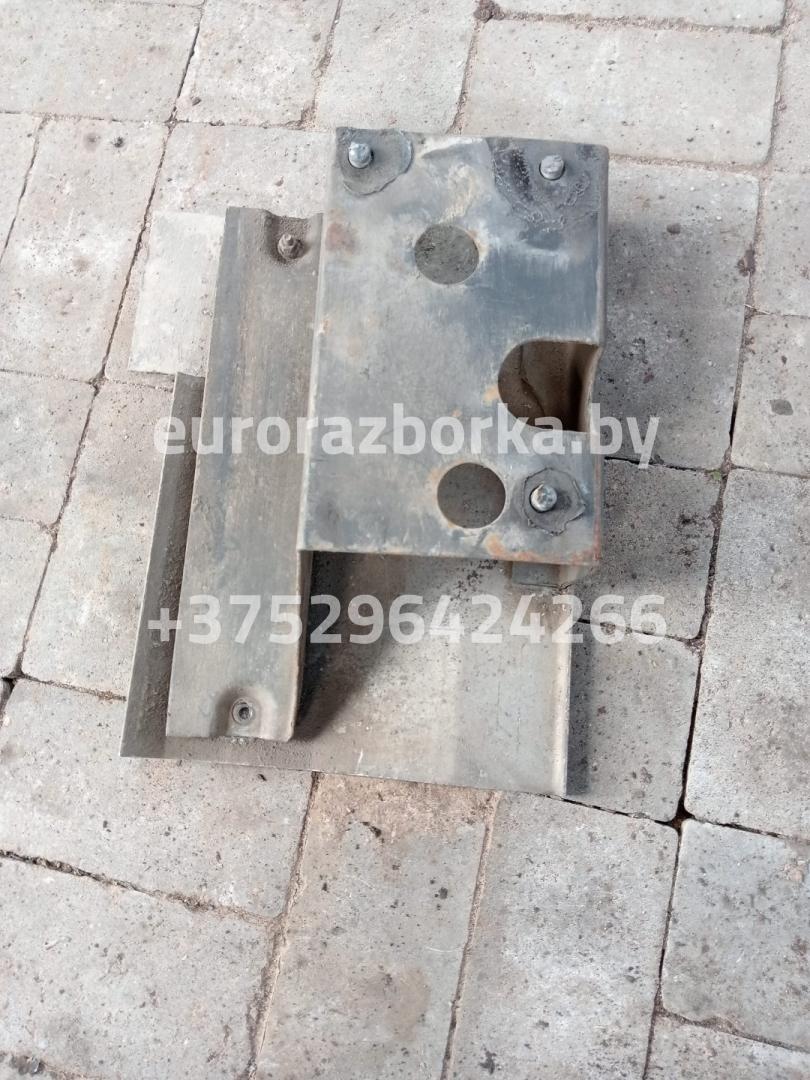 кронштейн (крепление) Renault, МКПП - фото №1