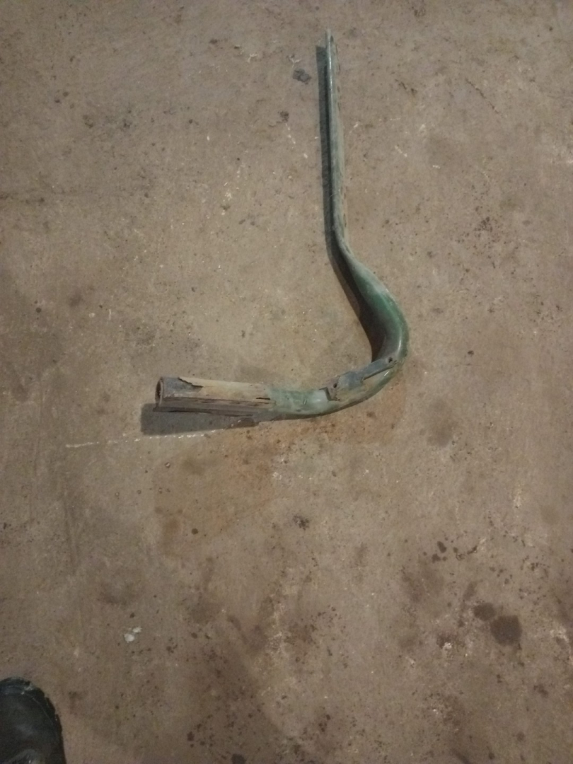 крепление ( кронштейн ) крыла IVECO Stralis 1 поколение (2002 - 2006) - фото №1