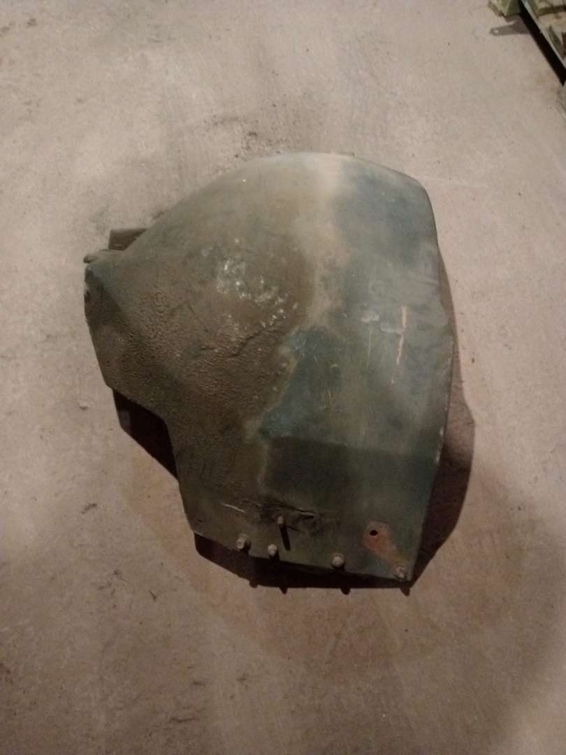 крыло переднее левое Renault Magnum 1 поколение (1990 - 1997) - фото №1