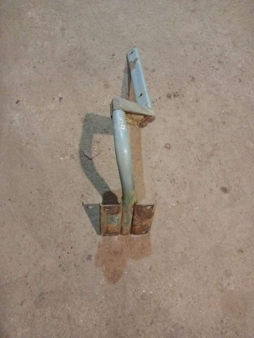 крепление ( кронштейн ) крыла IVECO EuroTech 1 поколение (1991 - 1999) - фото №1