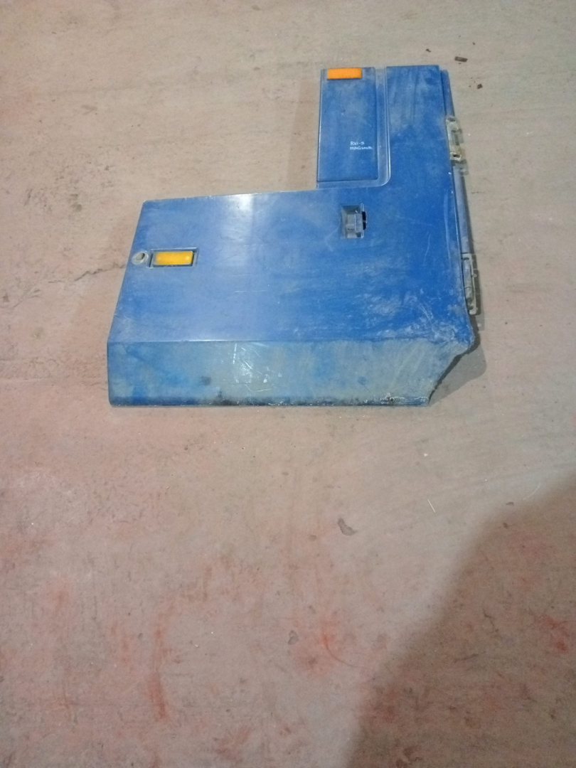 Боковая панель правая Renault Magnum 1 поколение (1990 - 1997) - фото №1