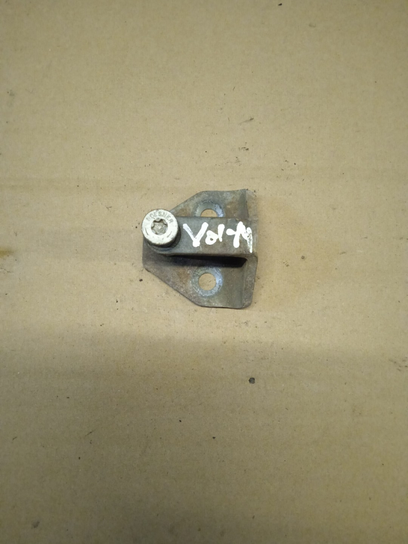 ответная часть (скоба) замка двери Volvo FH 1 поколение (1993 - 1998) - фото №1