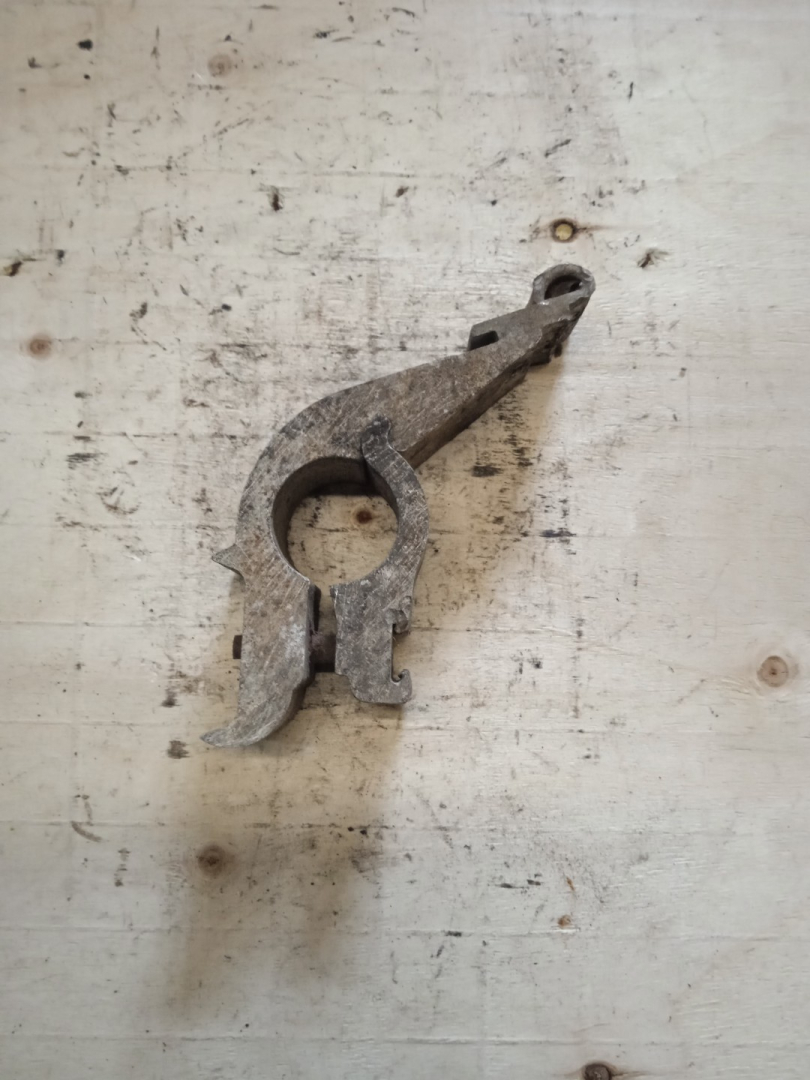 крепление ( кронштейн ) крыла Volvo FH 1 поколение (1993 - 1998), 3987252 - фото №1