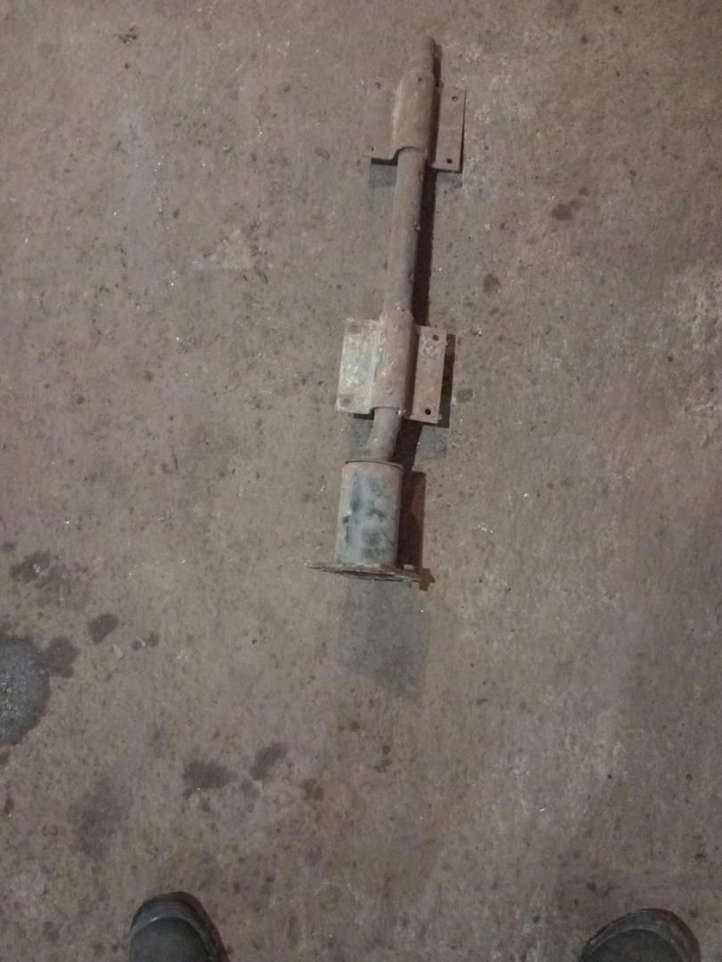 крепление ( кронштейн ) крыла Volvo FH 1 поколение (1993 - 1998) - фото №1