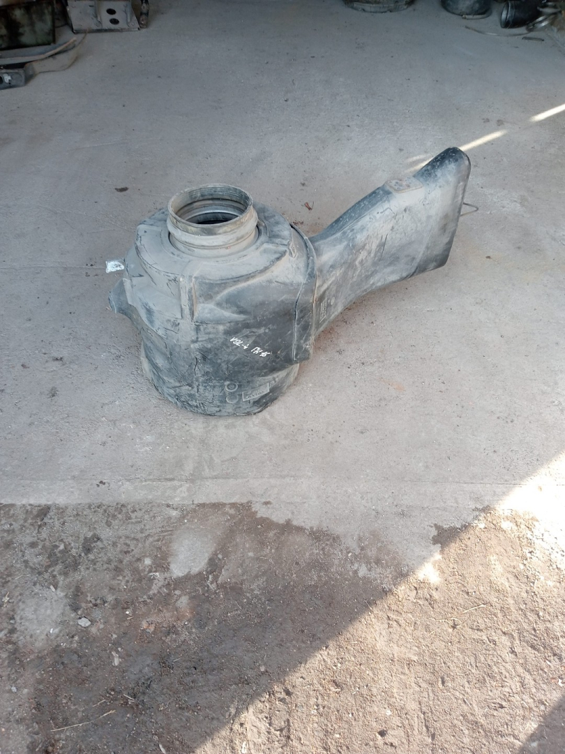 корпус воздушного фильтра Volvo FH 1 поколение (1993 - 1998) - фото №1