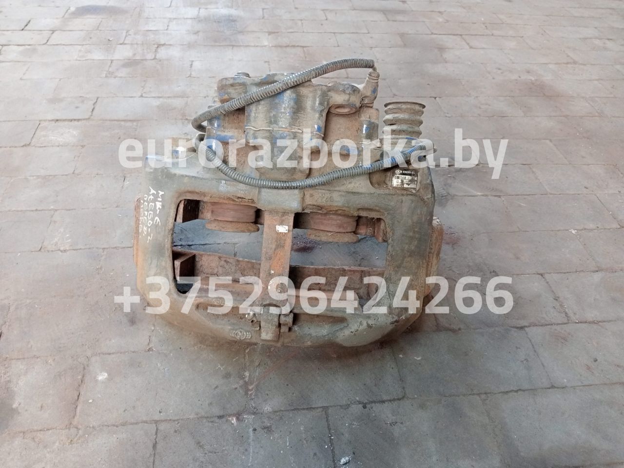 суппорт передний правый Mercedes-Benz, 68321614 - фото №1