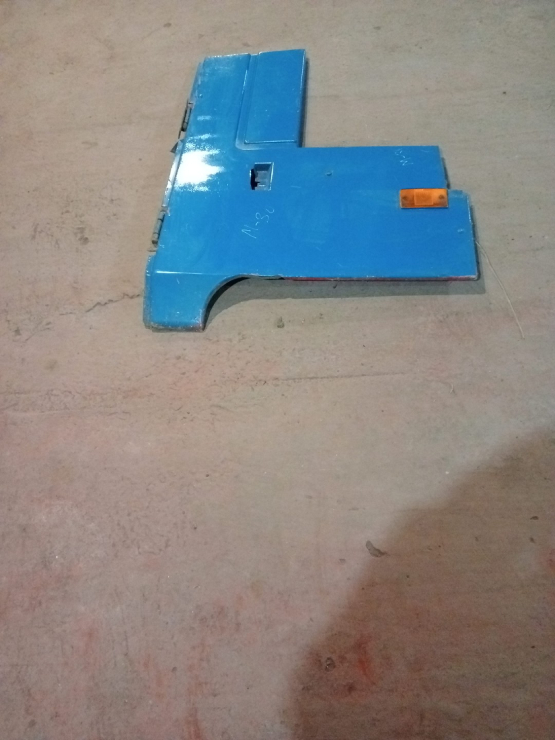 Боковая панель левая Renault Magnum 1 поколение (1990 - 1997) - фото №1