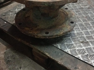 ступица передняя Mercedes-Benz