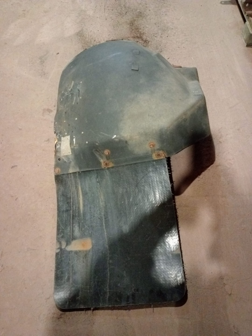 крыло заднее левое Renault Magnum 1 поколение (1990 - 1997) - фото №1