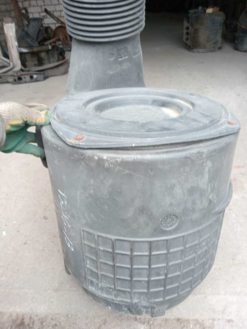 корпус воздушного фильтра Volvo FH 1 поколение (1993 - 1998) - фото №1