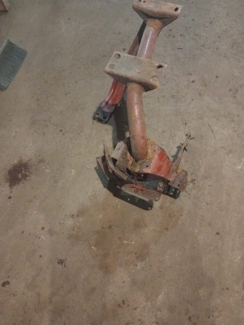 крепление ( кронштейн ) крыла IVECO EuroTech 1 поколение (1991 - 1999) - фото №1