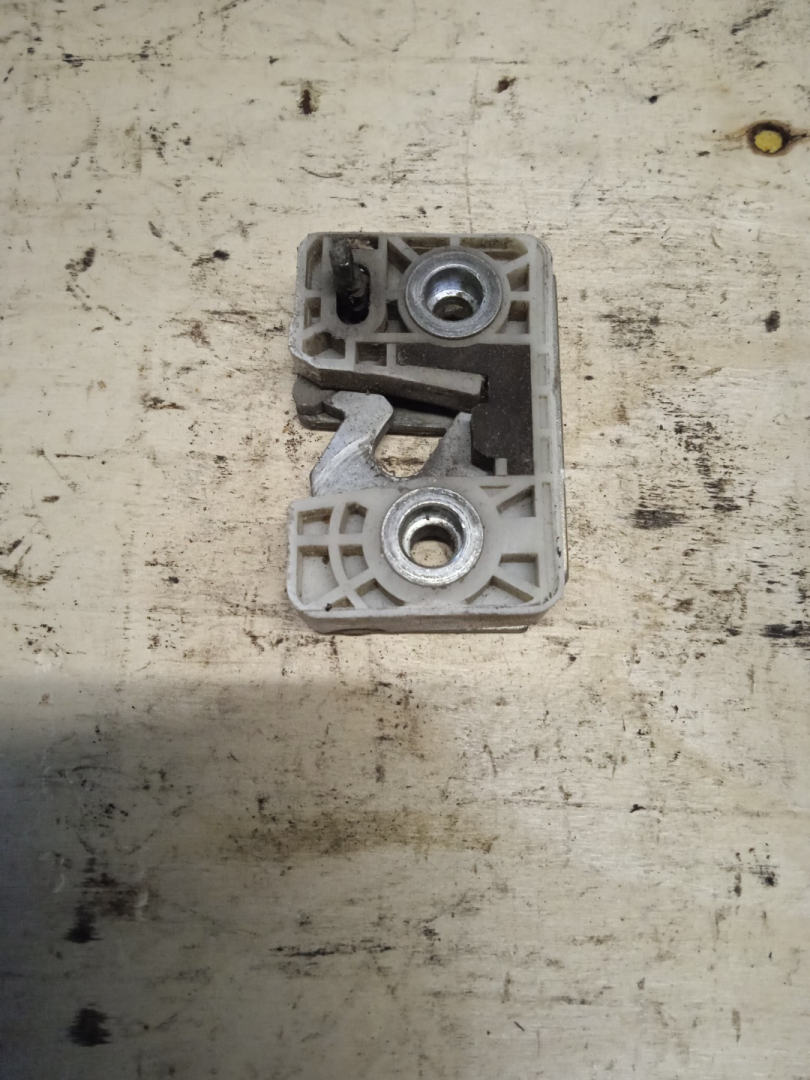 замок двери DAF XF 95 1 поколение (2002 - 2006) - фото №1