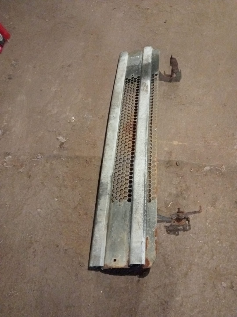 решетка капота Scania 114 1 поколение (1996 - 2004) - фото №1