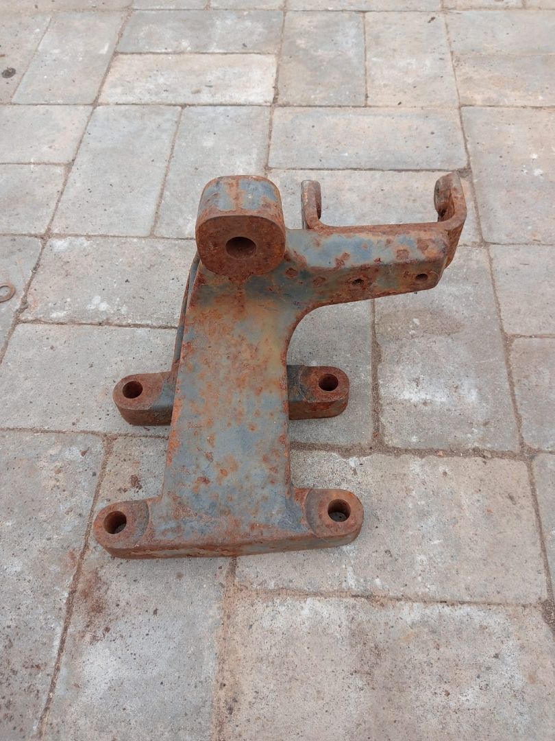 кронштейн (крепление) MAN, 81415063110 - фото №1