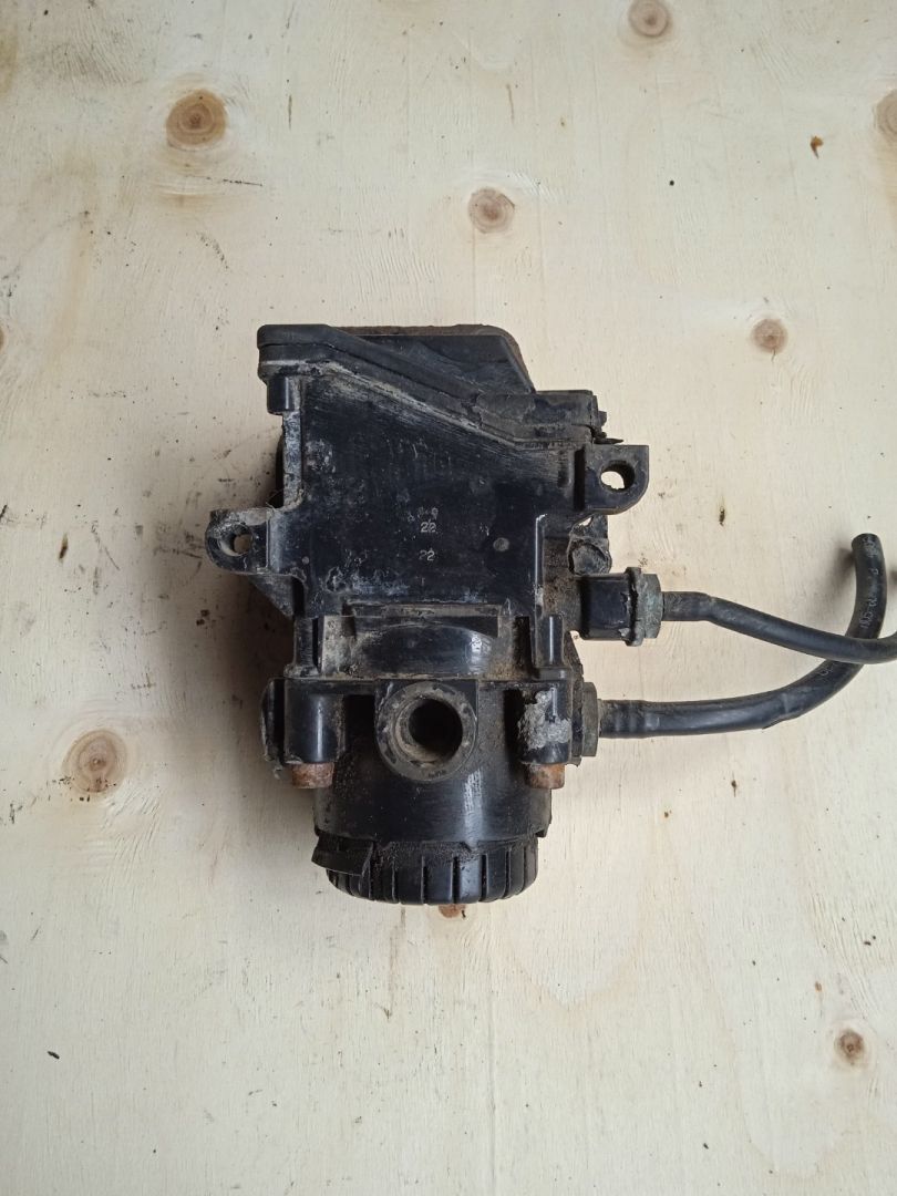 кран модулятор EBS MAN TGA 1 поколение (2000 - 2008), 81521066013, 0486203023 - фото №1