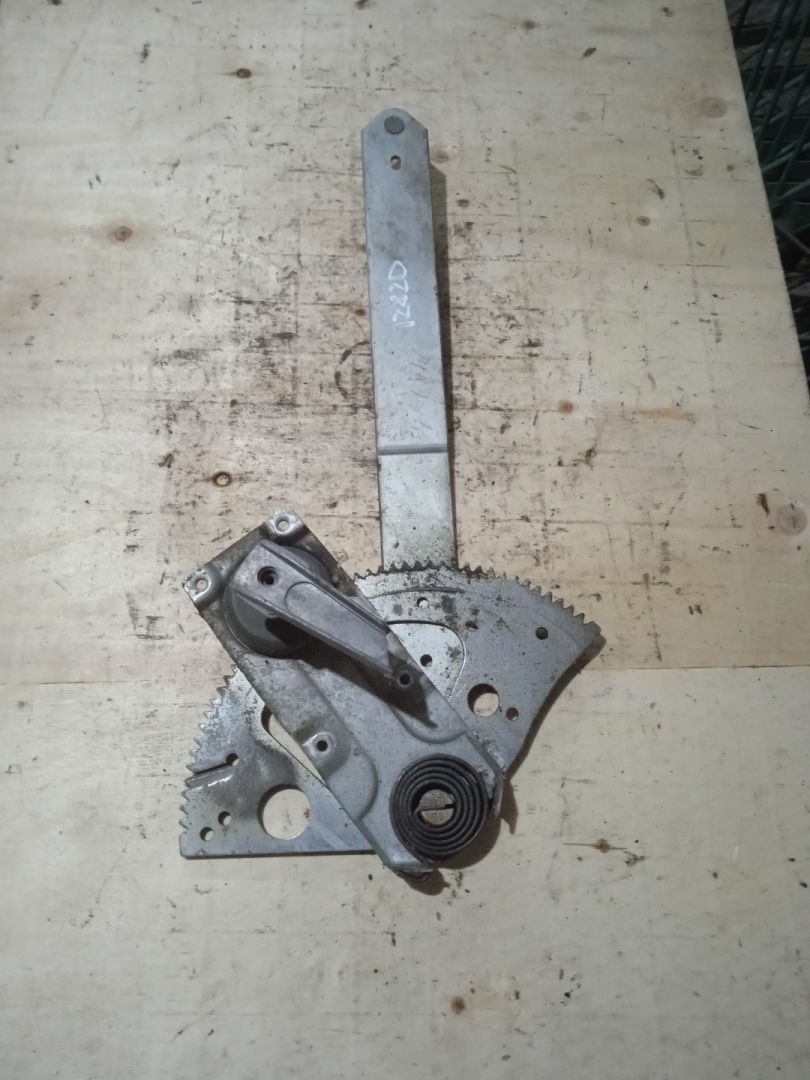 стеклоподъемник передний правый MAN L2000 1 поколение (1994 - 2001), 85626406012, 81626406032, 81626406038, 81626406042, 81626406048 - фото №1