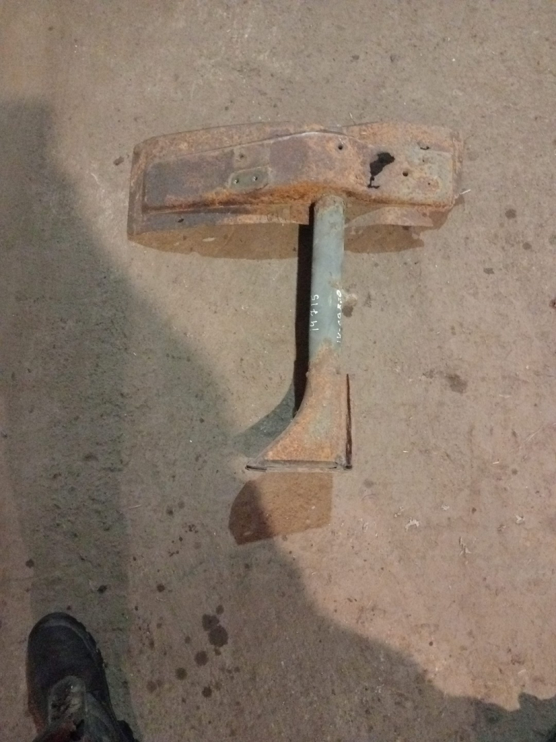 крепление ( кронштейн ) крыла IVECO EuroCargo 1 поколение (1991 - 2000) - фото №1