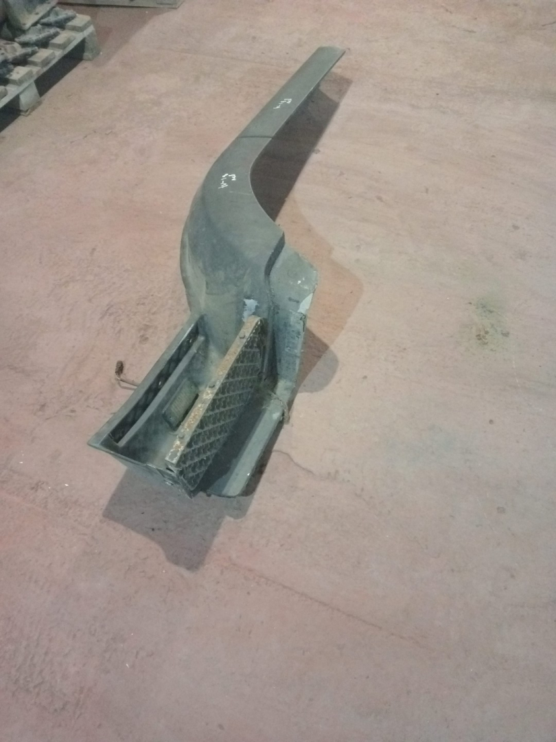 Подножка кабины IVECO EuroTech 1 поколение (1991 - 1999), хетчбэк 3 дв. - фото №1